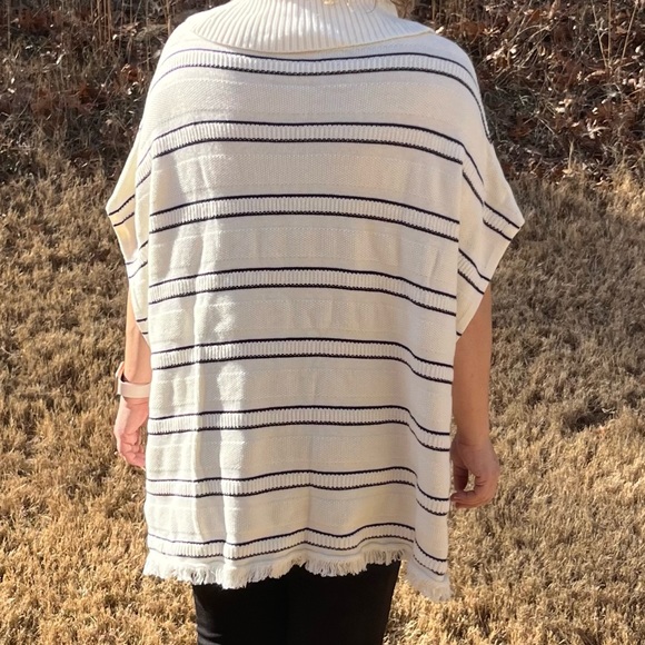 NWT poncho - Picture 11 of 13